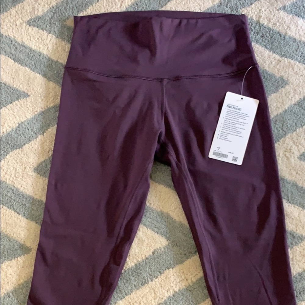 NWT Lululemon Align Leggings 25” Size 8 - Plumb